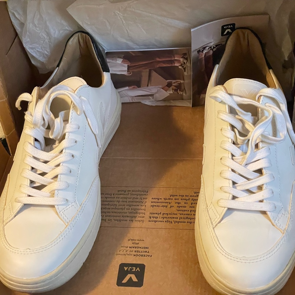 Veja V-12 Bastille Leather Extra White White Black Sneakers